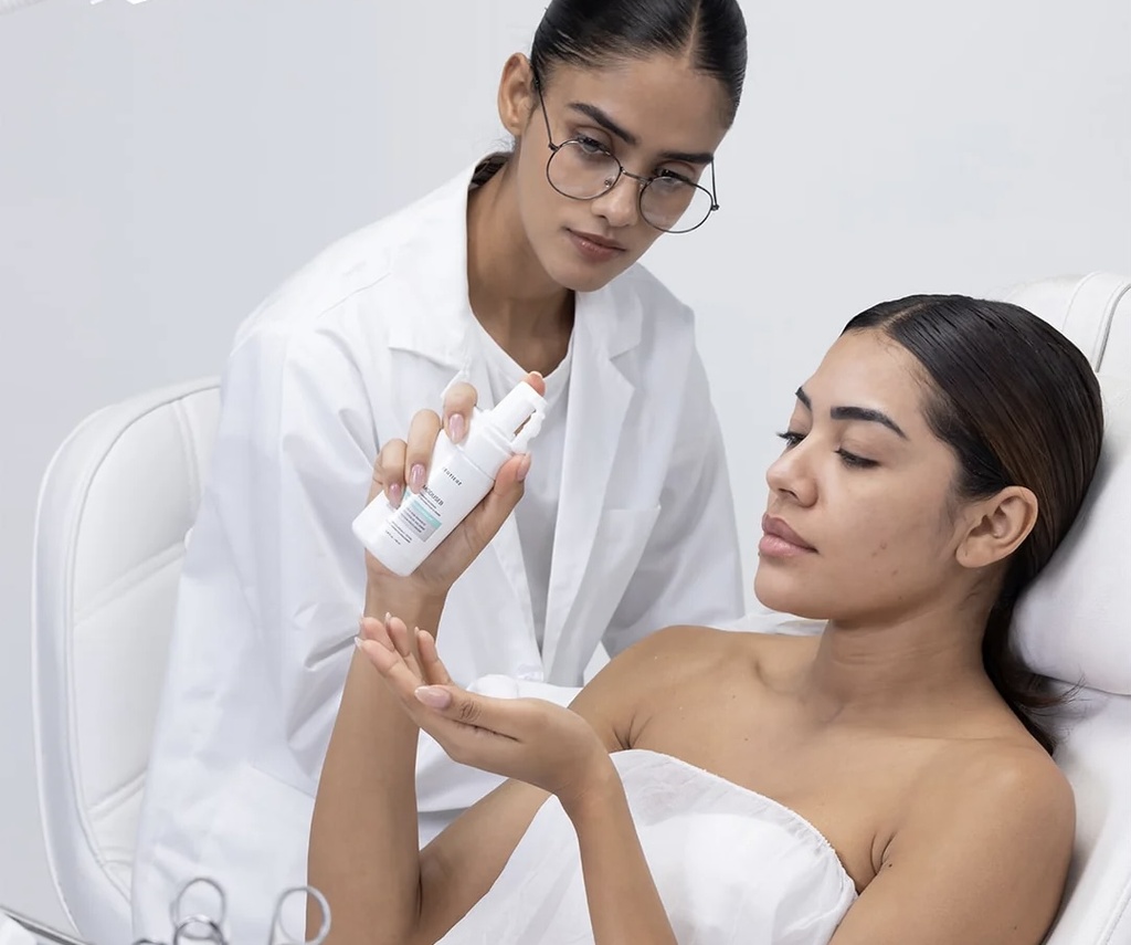 Ceuticoz/ Meduseb Foaming Face Wash 100ml: سيتيكوز غسول رغوي ثلاثي الاحماض لتقشير وتنقية البشرة