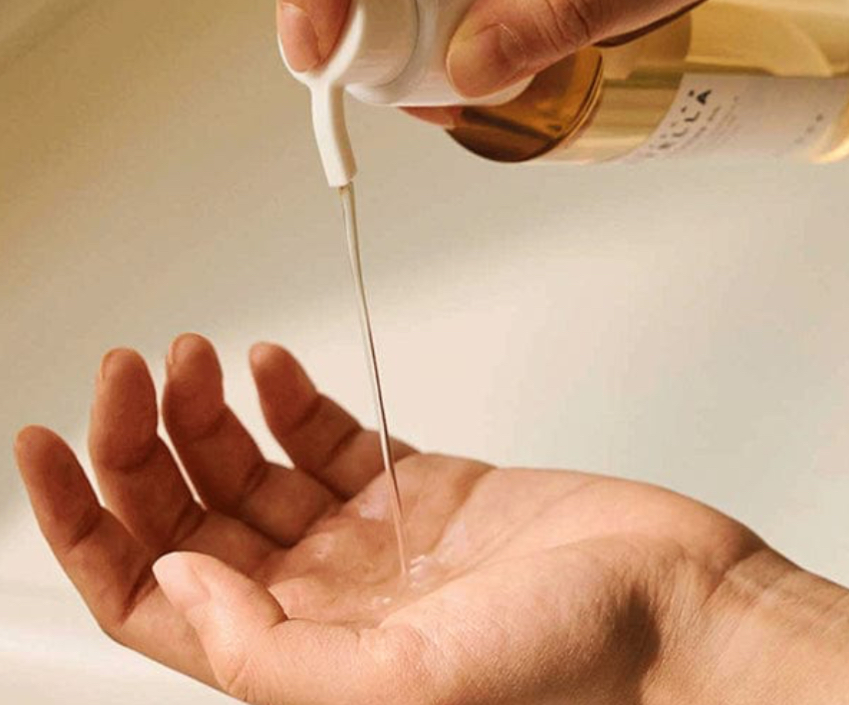 Centella/ Light Cleansing Oil: سنتيلا لايت اويل زيت التنظيف الخفيف