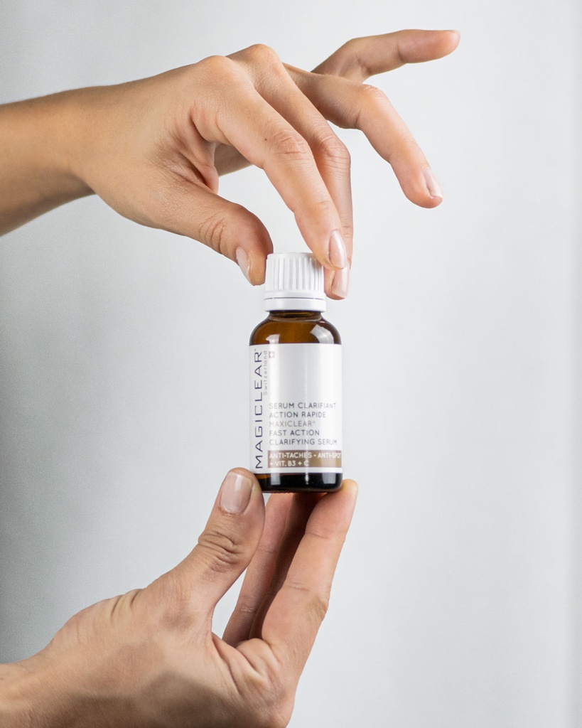 Magiclear/ Fast Action Clarifying Serum 30ml: سيروم ماجيكلير المنقي والمفتح للبشرة